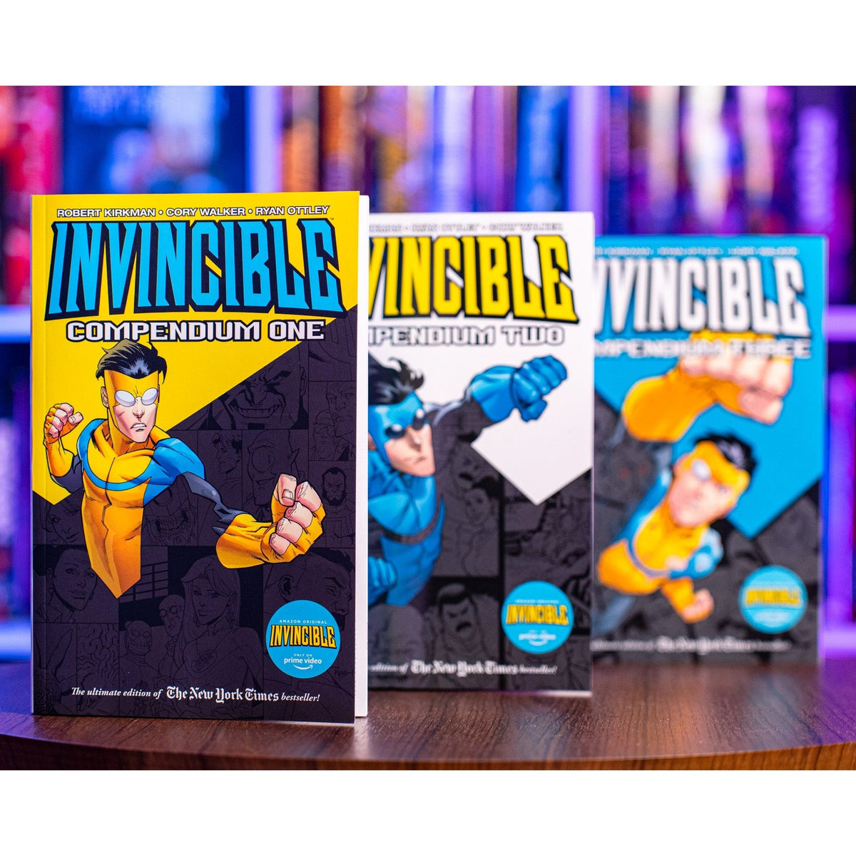 Invincible Paperback Compendium Bundle 1-3 (Wear and tear)